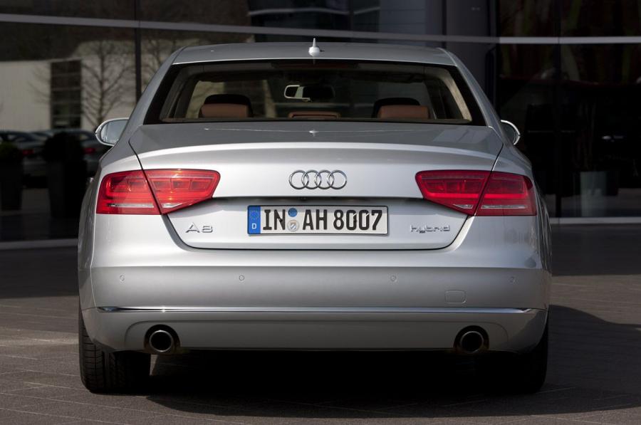  Audi A8 Hybrid (D4) 2011 года  (WW) (фото 23 из 67)